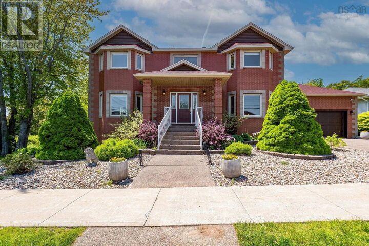 31 Lancaster Drive — photo 1