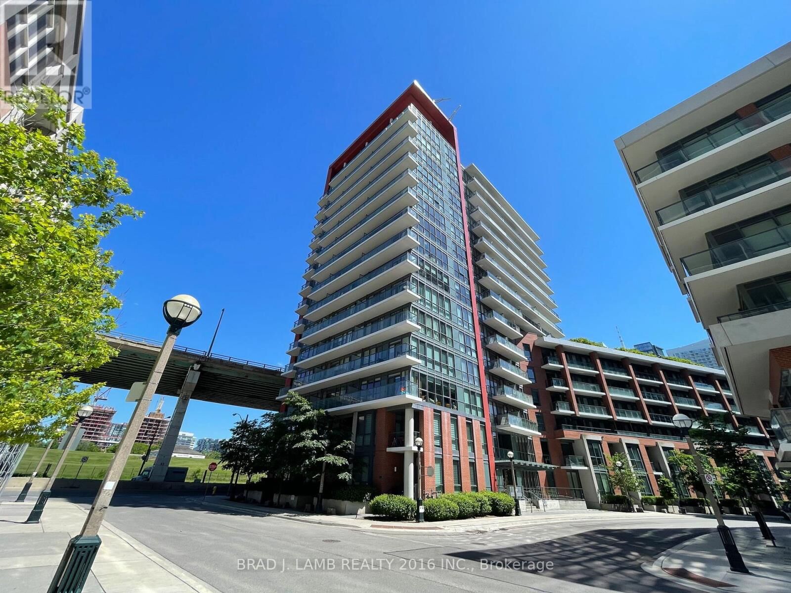 Property Photo: 50 Bruyeres Mews 1209 ON M5V 0H8