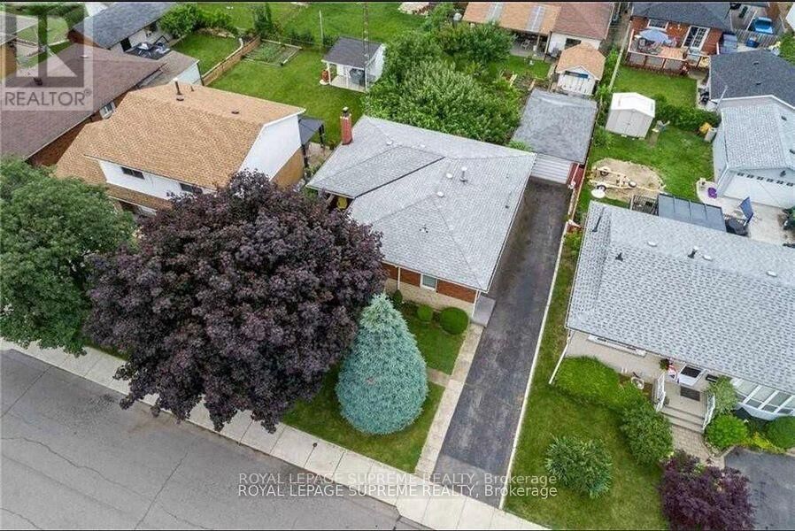 Property Photo: 38 Loyalist Drive Upper ON L8K 4J3