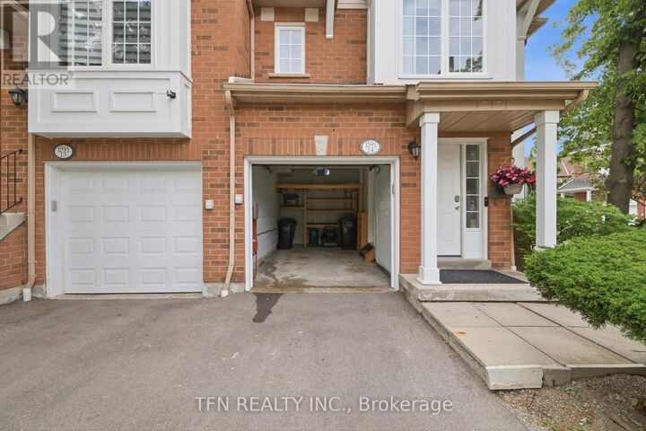 Property Photo:  1591 South Parade Court 14  ON L5M 6G1 