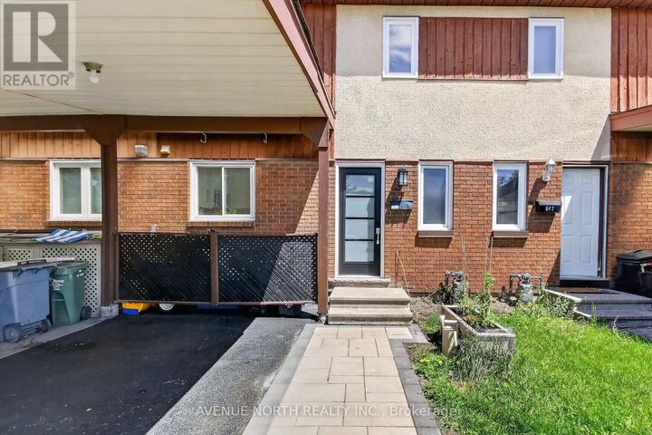 Property Photo: 564 Seyton Drive ON K2H 9B2