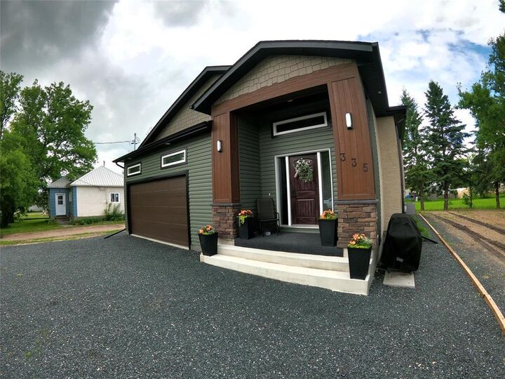 Property Photo: 335 Poplar Avenue MB R0E 0C0
