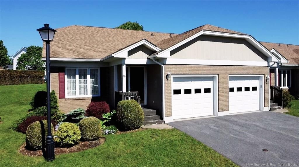 Property Photo:  16 Wayne Terrace  NB E2M 5Z1 