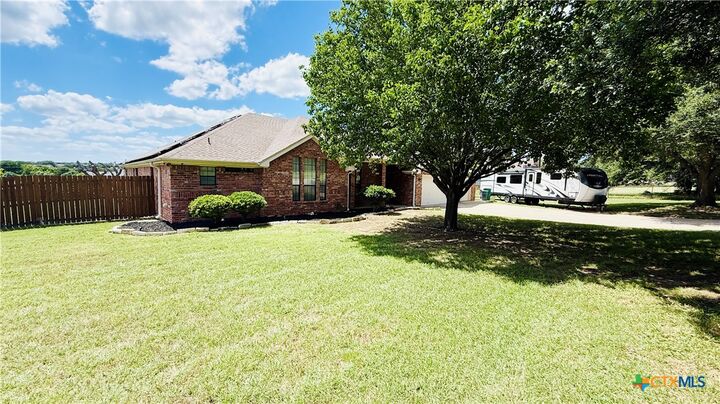 Property Photo:  497 County Road 3351  TX 76539 