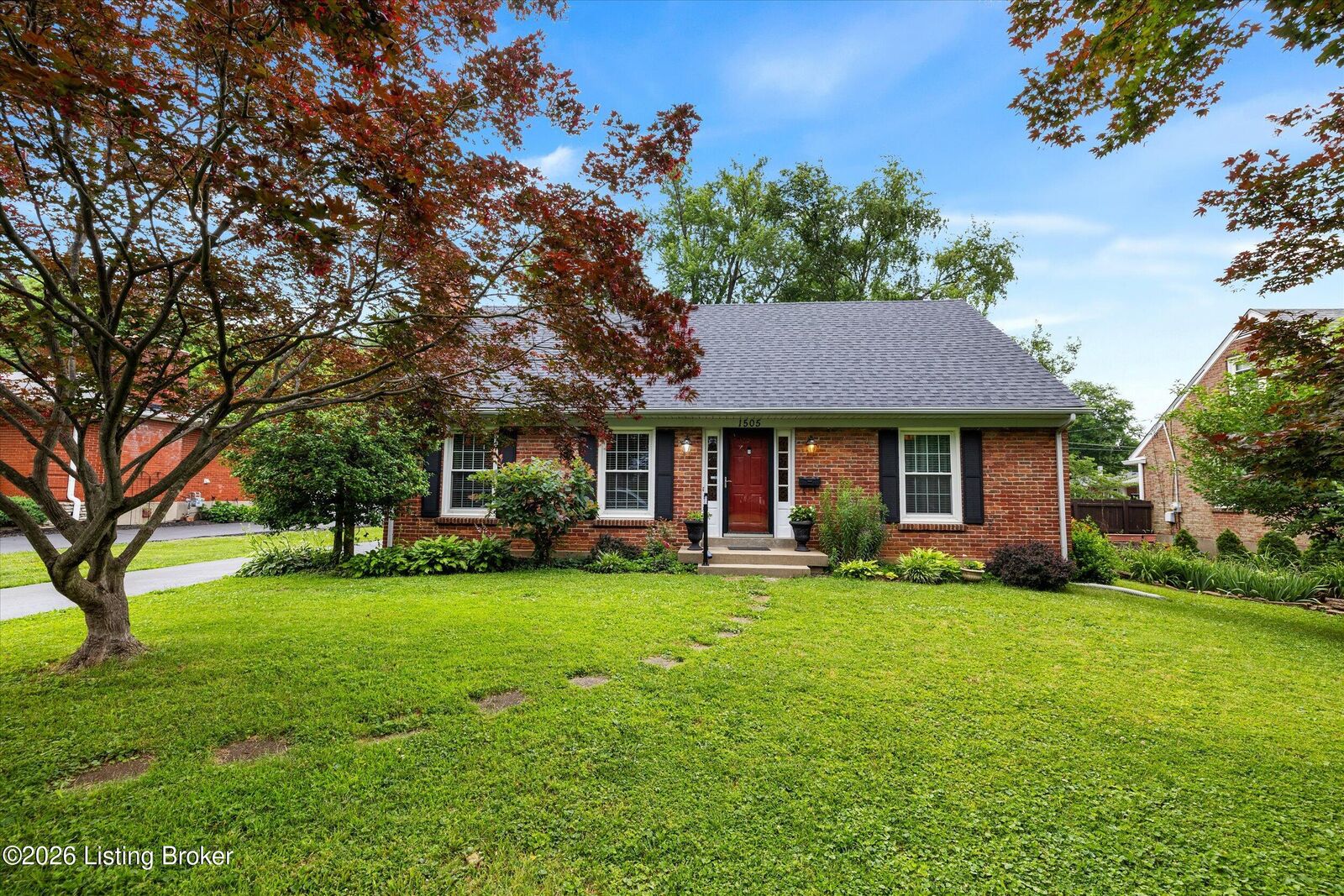 Property Photo: 1505 Herr Ln KY 40222