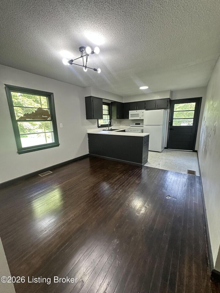 Property Photo:  180 Coyote Run Rd  KY 40108 