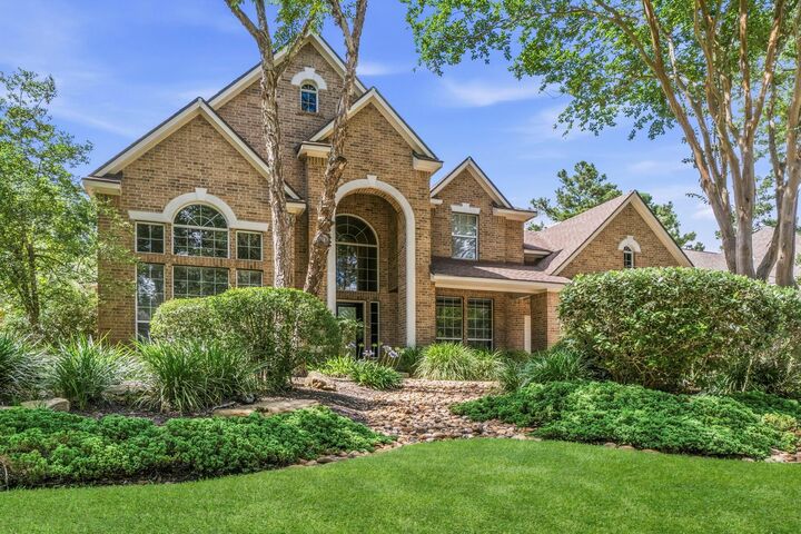 Property Photo: 139 E Mirror Ridge Circle TX 77382
