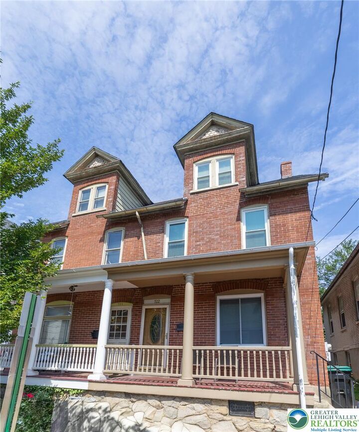 Property Photo:  722 Pawnee Street  PA 18015 