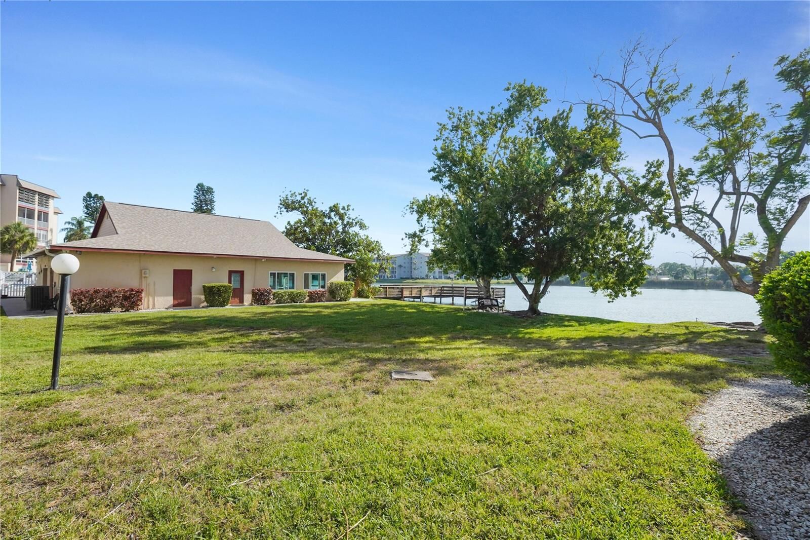 Property Photo:  4013 Lake Bayshore Dr 107  FL 34205 