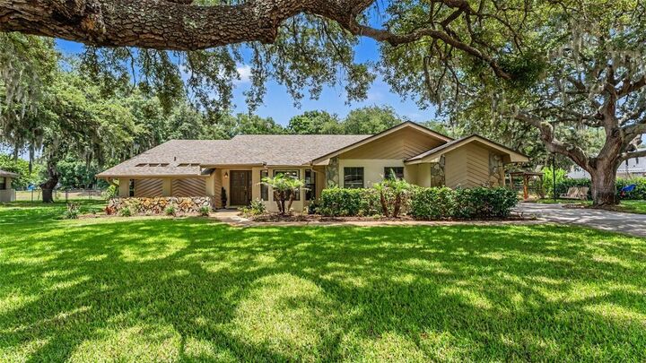 Property Photo:  1428 N Timberidge Loop  FL 33809 