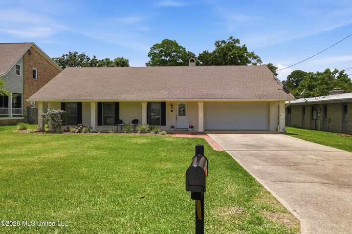 Property Photo:  319 Eastview Drive  MS 39531 