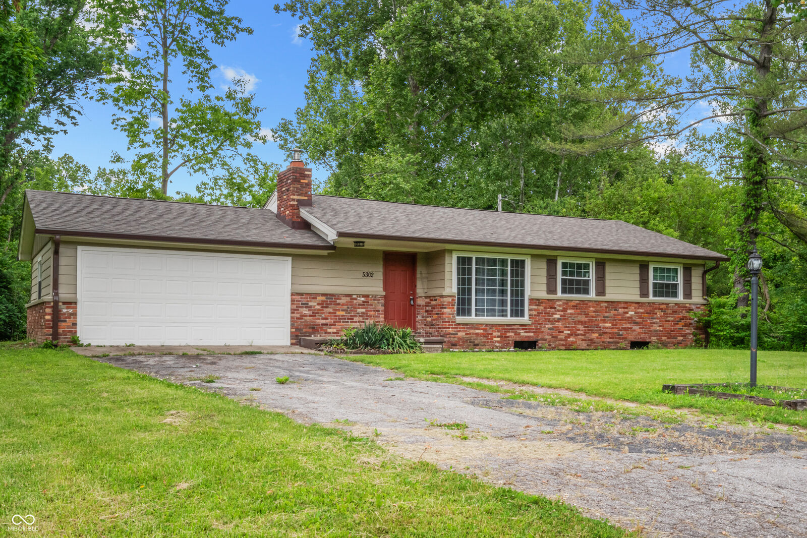 Property Photo:  5302 W Quan Wae Drive  IN 47201 