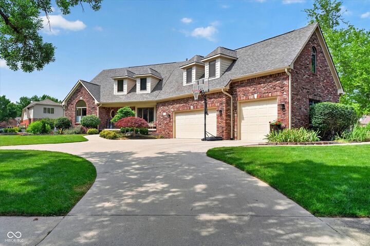 Property Photo: 3762 Bent Tree Lane IN 46143