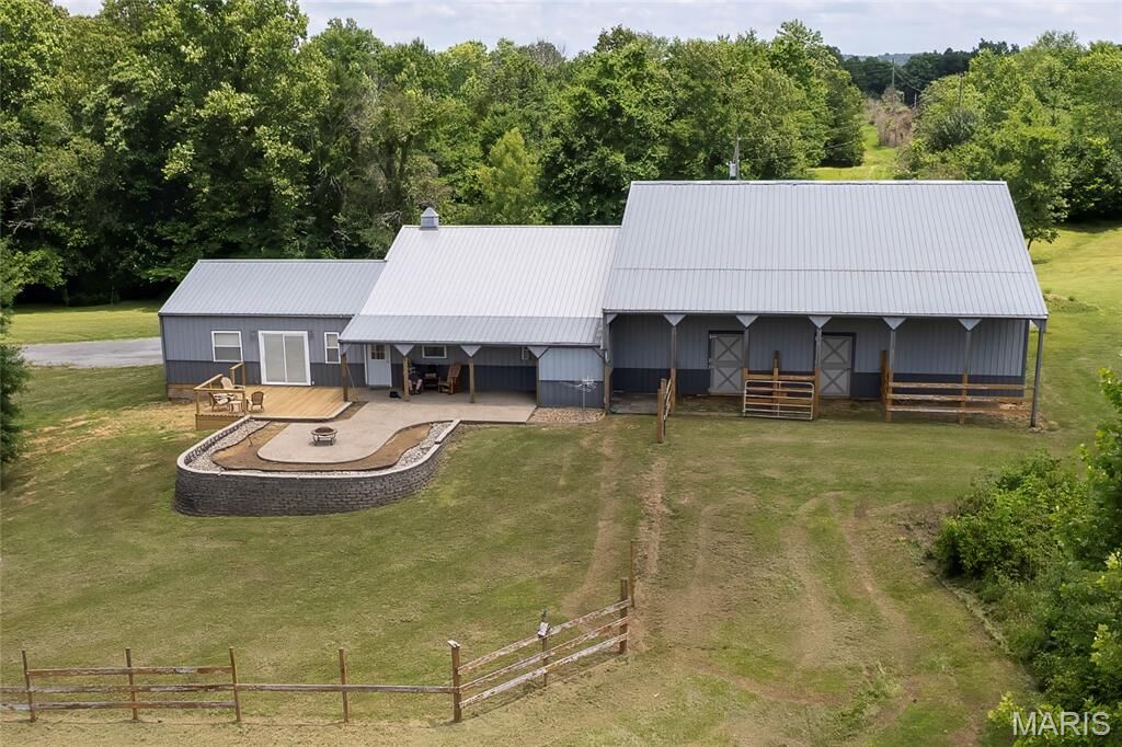 Property Photo:  211 Henry Hicks Road  IL 62947 