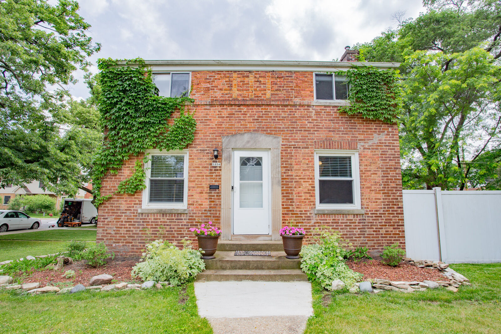 Property Photo: 5356 N Oketo Avenue IL 60656