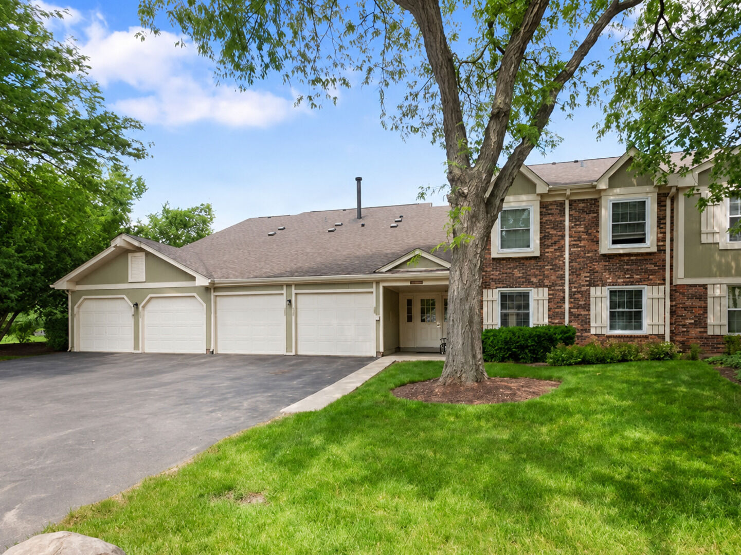 Property Photo: 235 Blossom Court 235 IL 60089