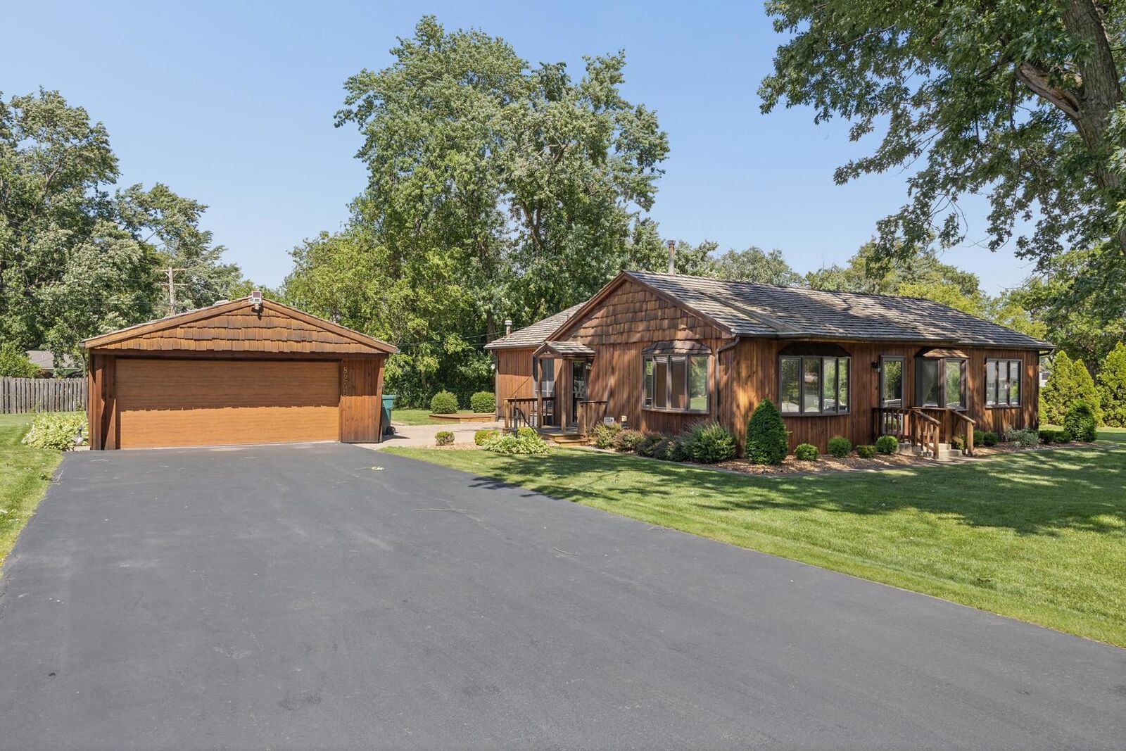 Property Photo: 8240 W 135 Street IL 60462