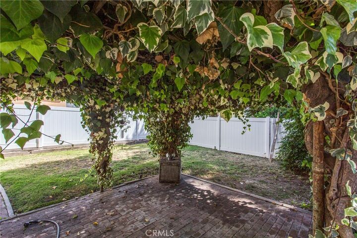 Property Photo: 618 Cypress Circle CA 92373