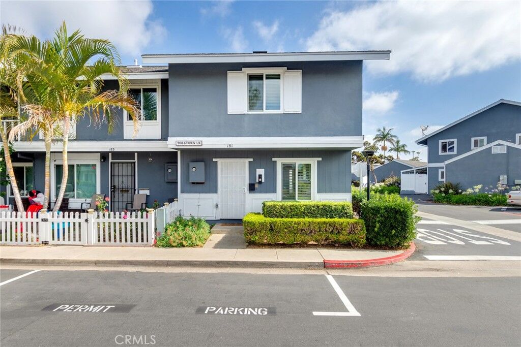 Property Photo:  181 Yorktown Lane  CA 92626 