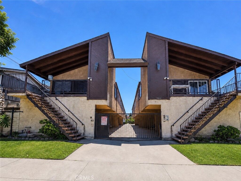 Property Photo: 9312 Palm Street 205 CA 90706