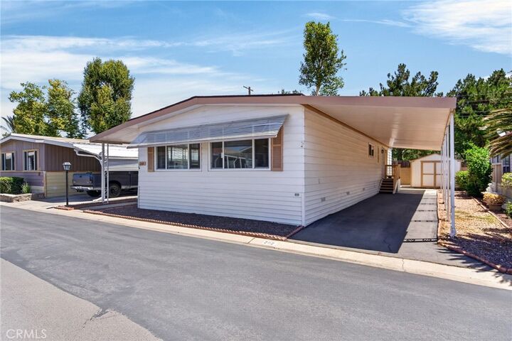 Property Photo:  4000 Pierce 202  CA 92505 