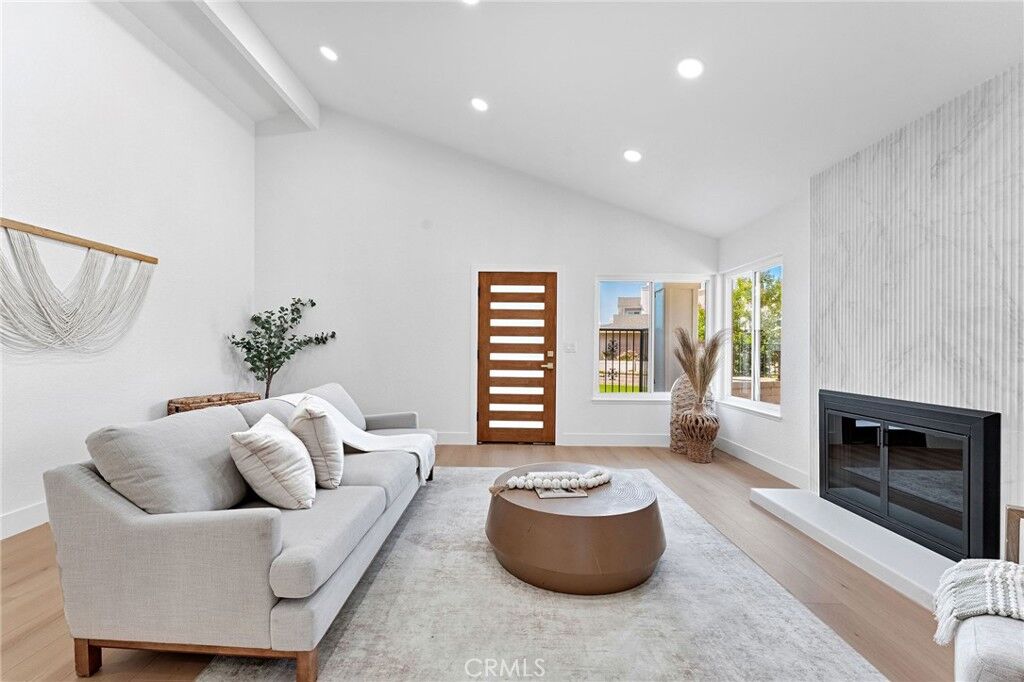 Property Photo:  24852 Lagrima  CA 92692 