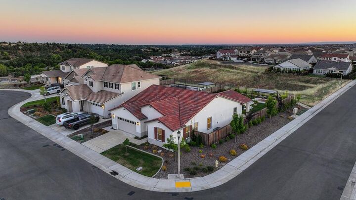 Property Photo:  200 Akashi Court  CA 95648 