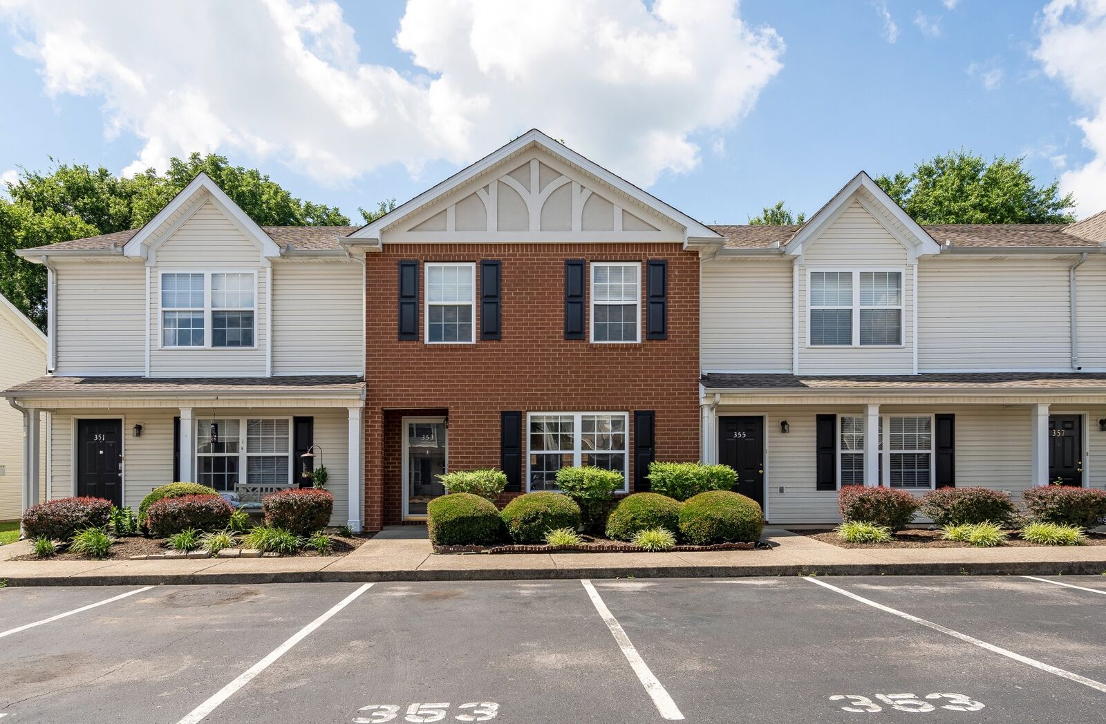 Property Photo:  353 Shoshone Pl  TN 37128 