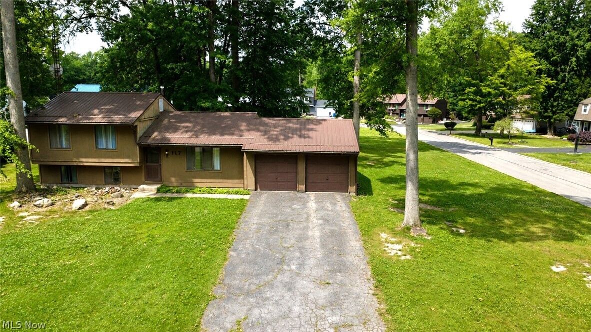 Property Photo: 117 Dennis Drive OH 44410