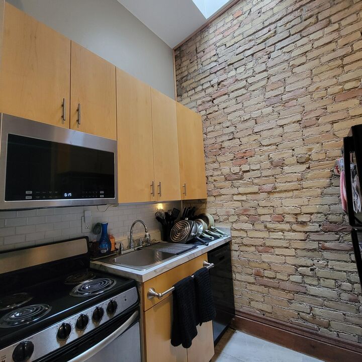 Property Photo: 326 E 18th Street 3265 MN 55404