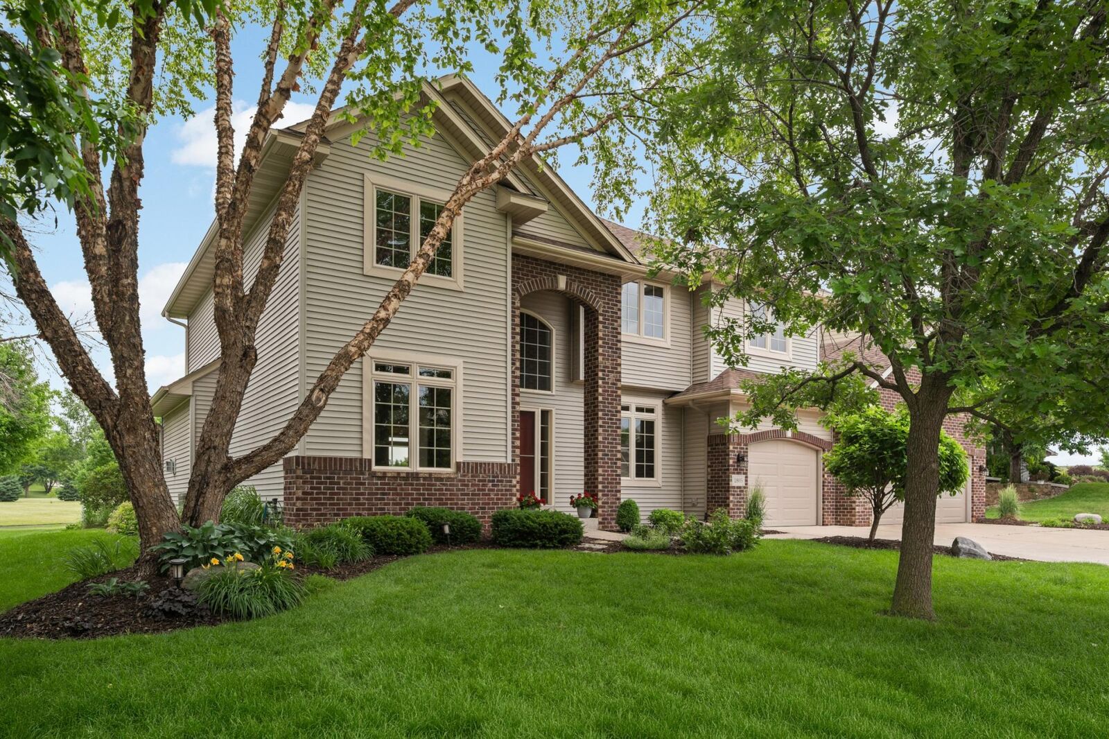 Property Photo: 1805 Creek Lane MN 55057
