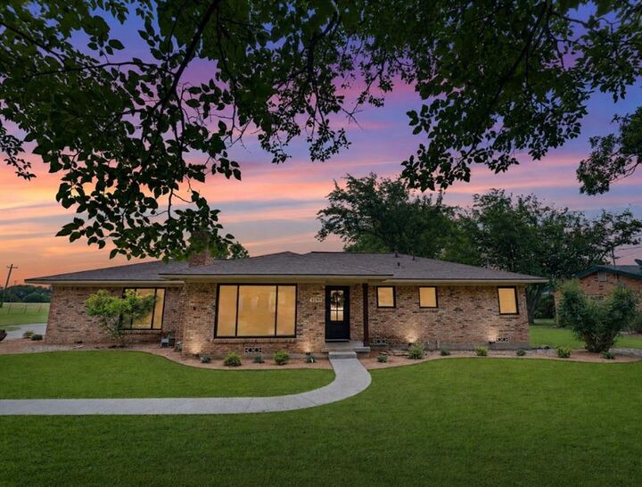 Property Photo:  1289 S Waco Street  TX 75495 