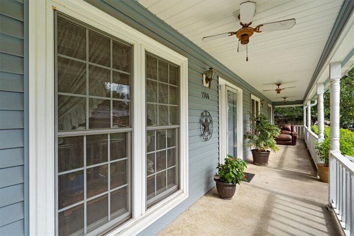 Property Photo:  1300 Jennifer Street  AR 72762 