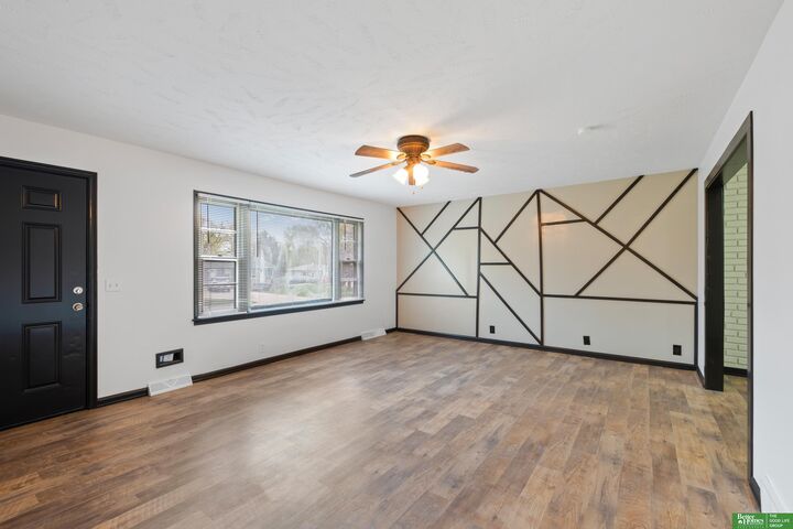 Property Photo: 5508 Fontenelle Boulevard NE 68111