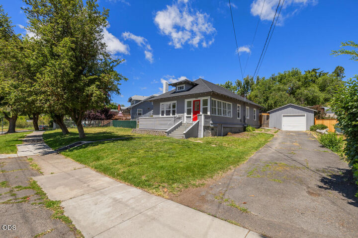 Property Photo:  1132 Crescent Avenue  OR 97601 