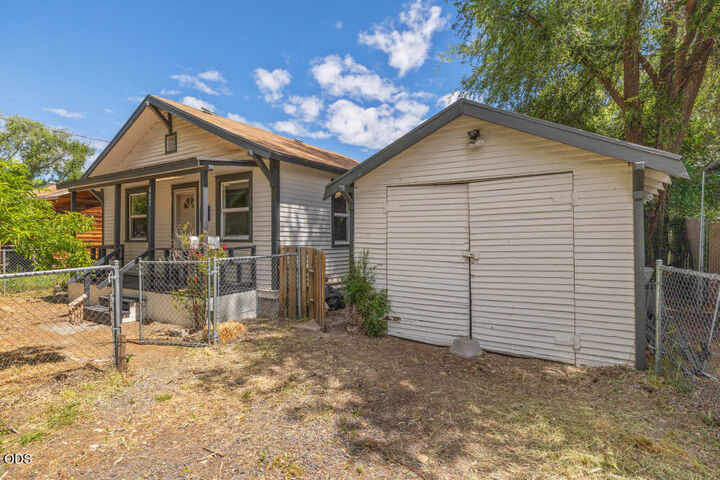 Property Photo: 427 Martin Street OR 97601