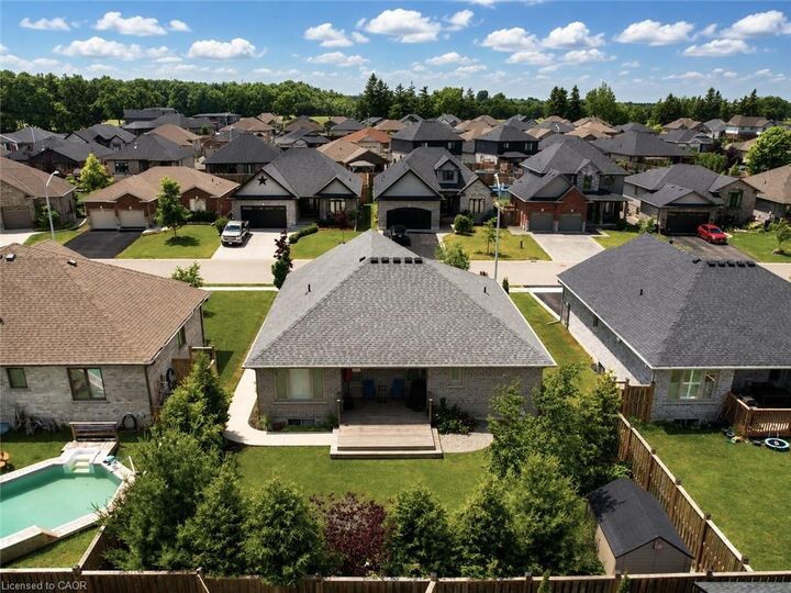 Property Photo:  98 Allandale Crescent  ON N3Y 0B4 