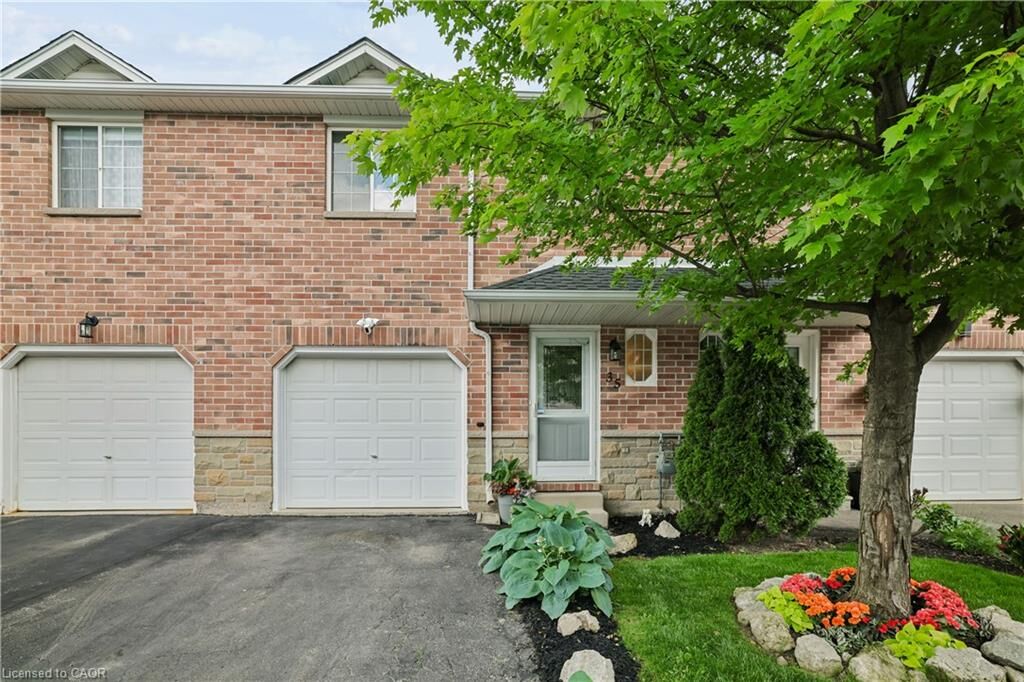 Property Photo:  39 Pinewoods Drive 35  ON L8J 3Z4 