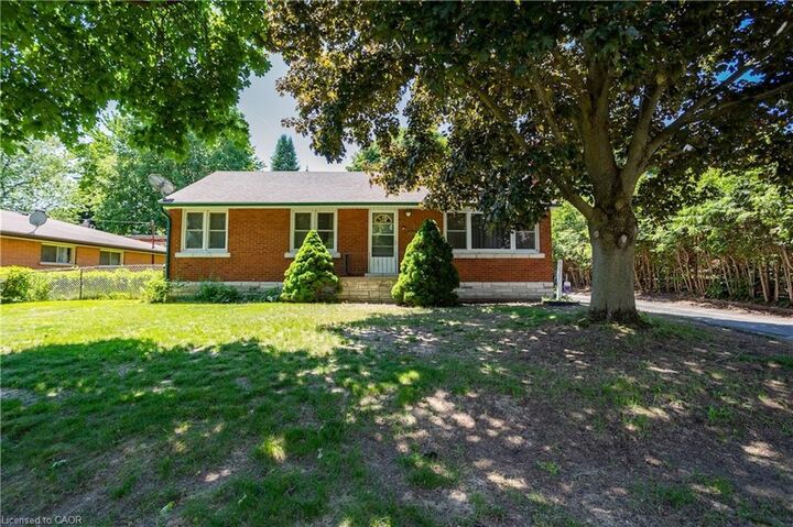 Property Photo: 6 Richard Avenue ON N3Y 3J2