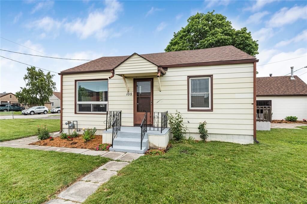 Property Photo:  168 Berryman Avenue  ON L2R 3X1 