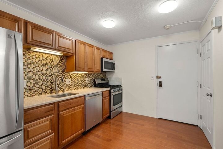 Property Photo: 280 Boylston St 111 MA 02467