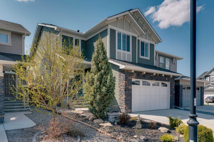 Property Photo: 203 Bayview Circle SW AB T4B 5A7