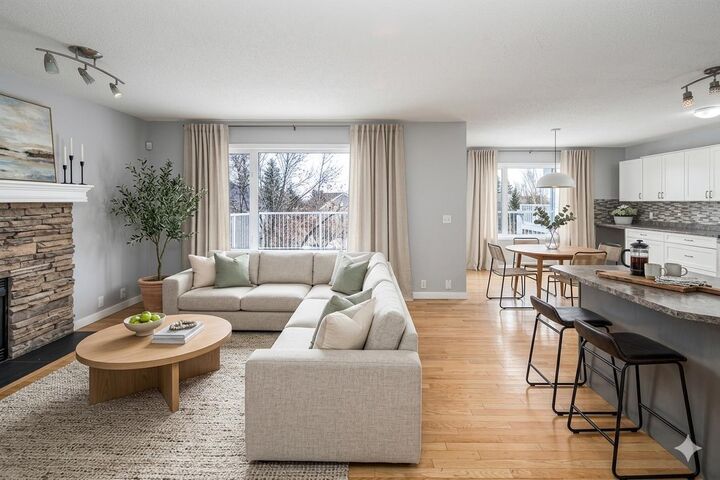 Property Photo:  10 Somerset Court SW  AB T2Y 3H4 
