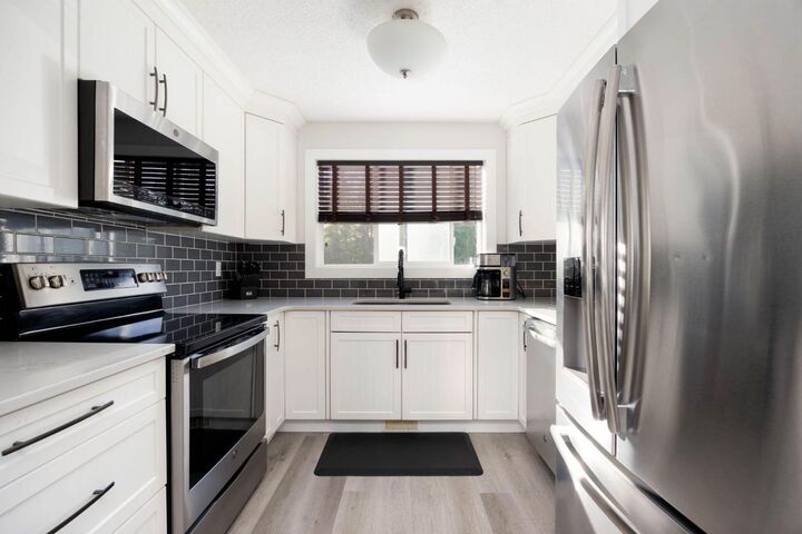 Property Photo: 1041 Timberline Drive AB T9K 1A8