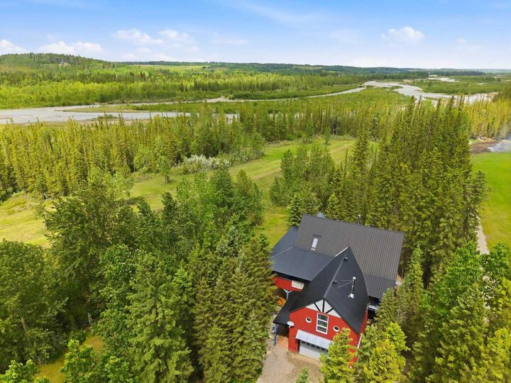 Property Photo:  224 7 Street NE  AB T0M 1X0 