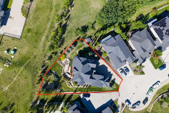 Property Photo: 250 Crestridge Place SW AB T3B 5Z2