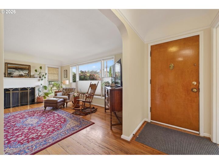 Property Photo: 1930 SE Bybee Blvd OR 97202