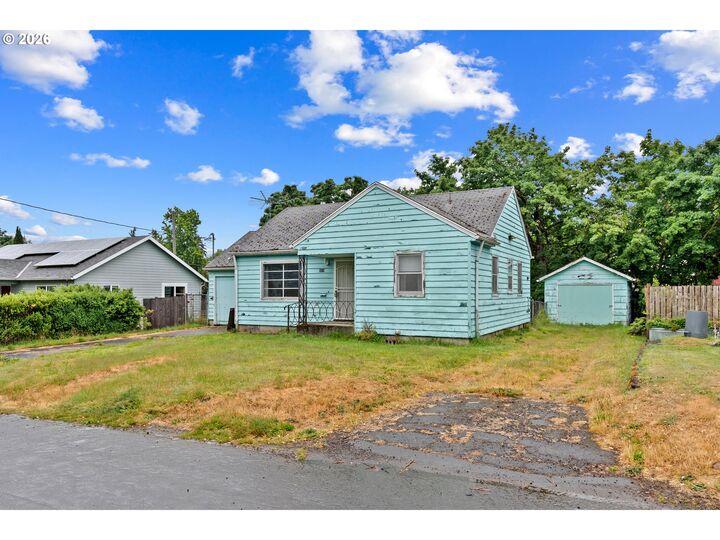 Property Photo: 6818 SE 67th Ave OR 97206