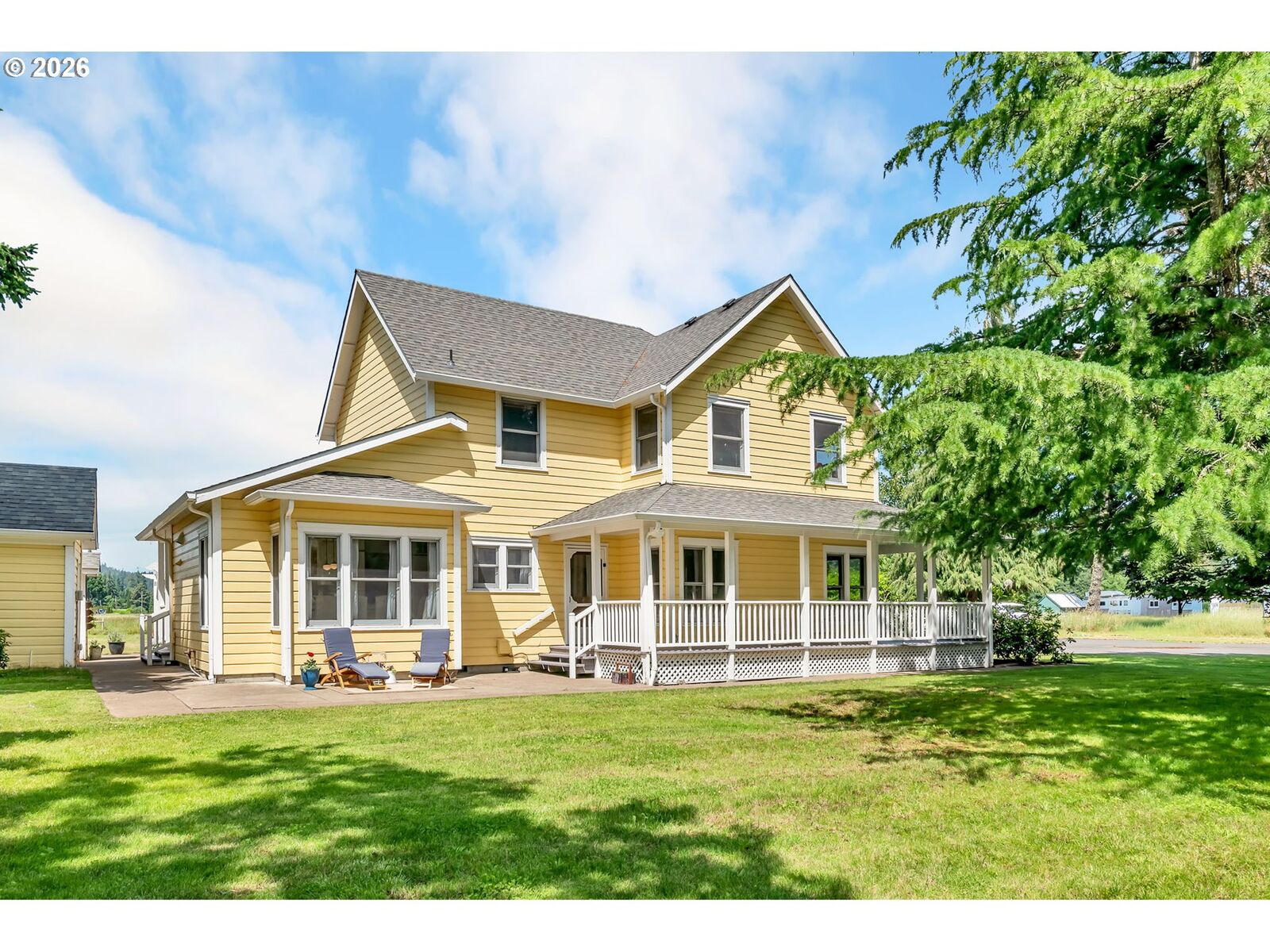 Property Photo: 34671 Matthews Rd OR 97405