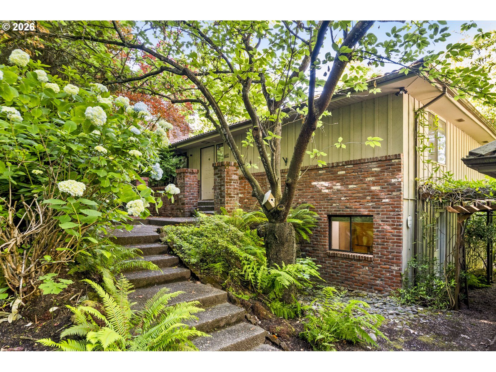 Property Photo: 4495 SE Aldercrest Rd OR 97222